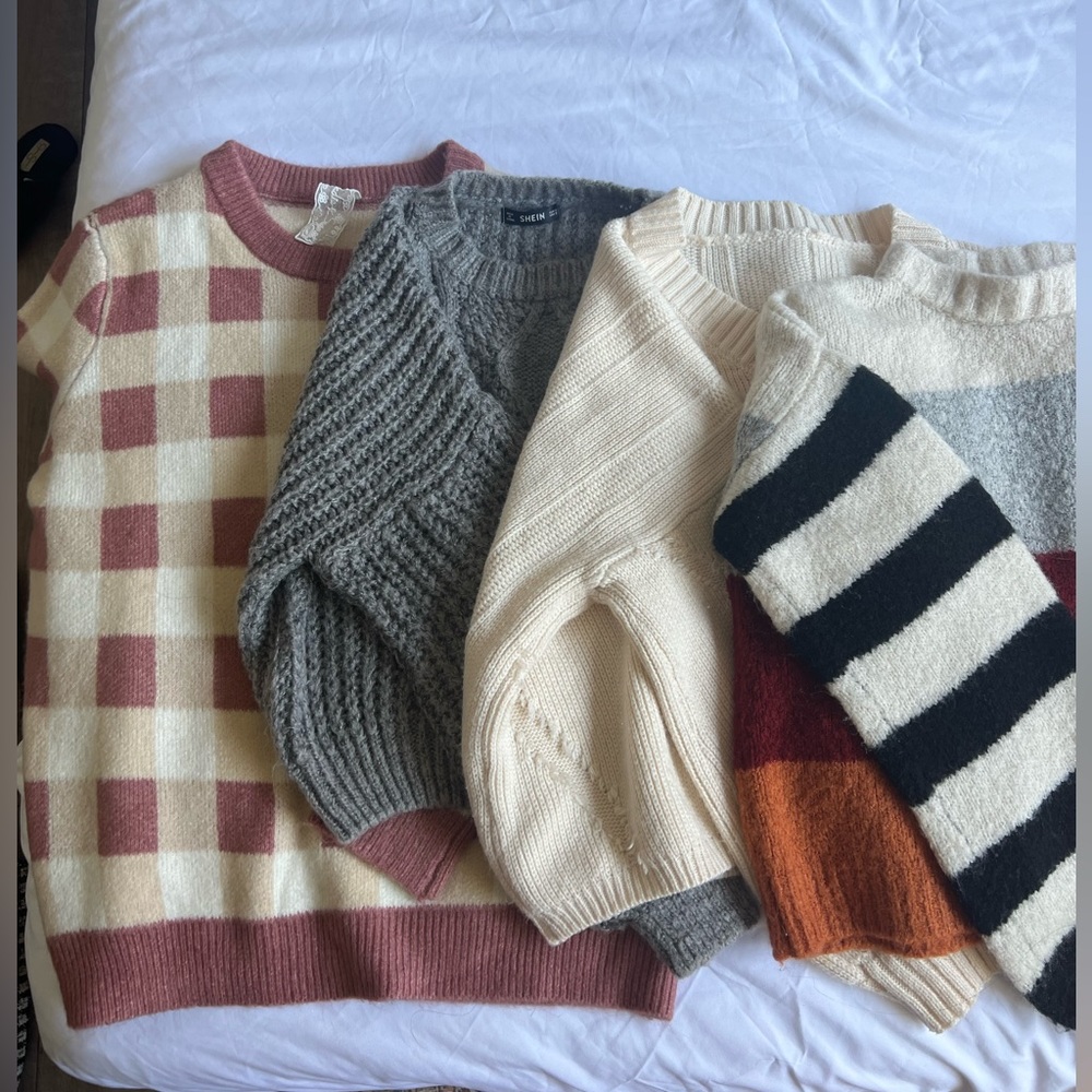SWEATER BUNDLE! 4 Sweater bundle!! Super good deal, all sweaters in good cond.